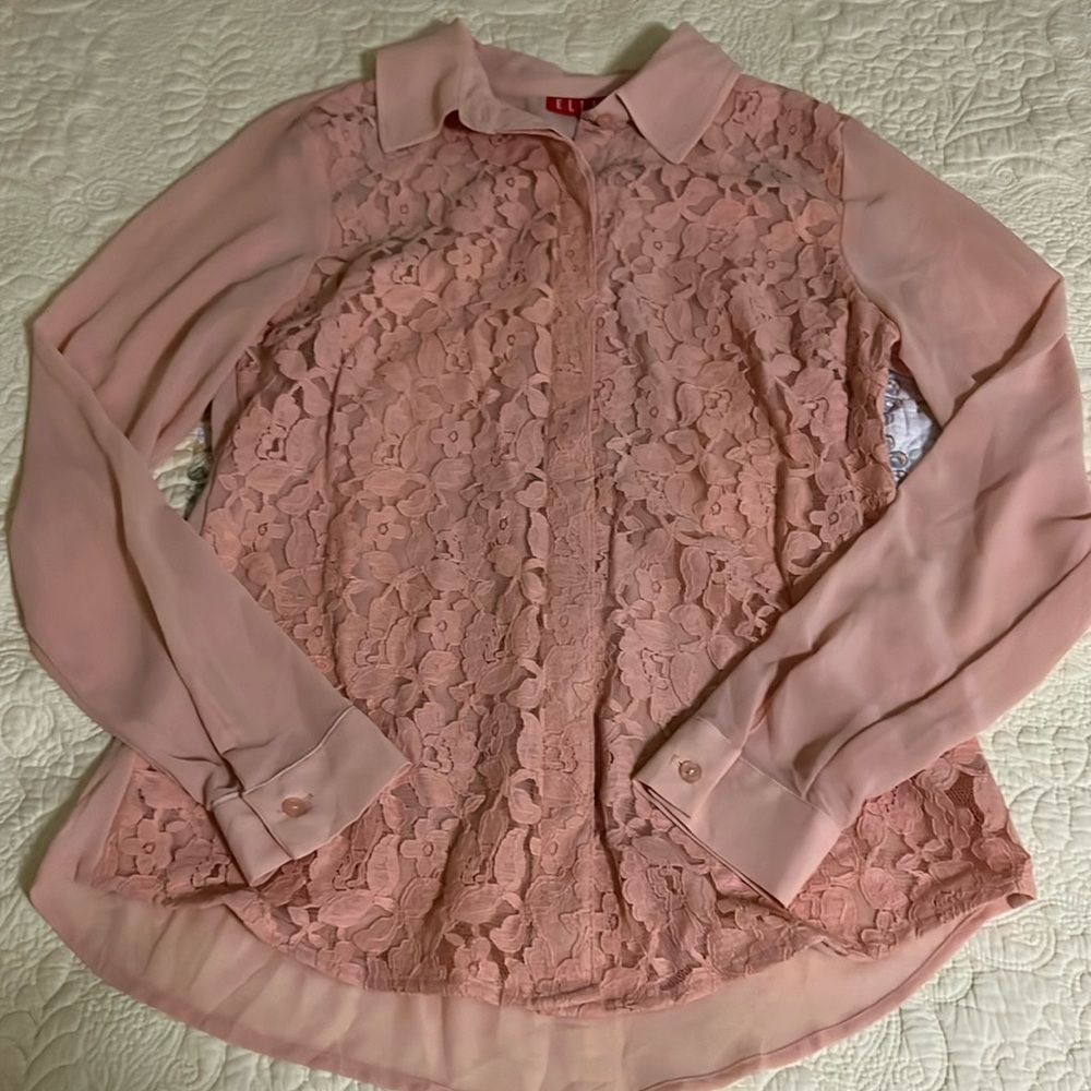 ๐2/$15, 3/$18, 4/$20๐ ELLE blouse - Picture 1 of 3